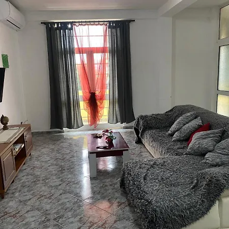 Tirana Apartment *