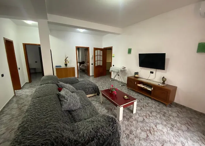 Tirana Apartment 地拉那